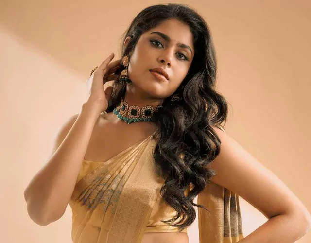 Faria Abdullah Saree Pictures